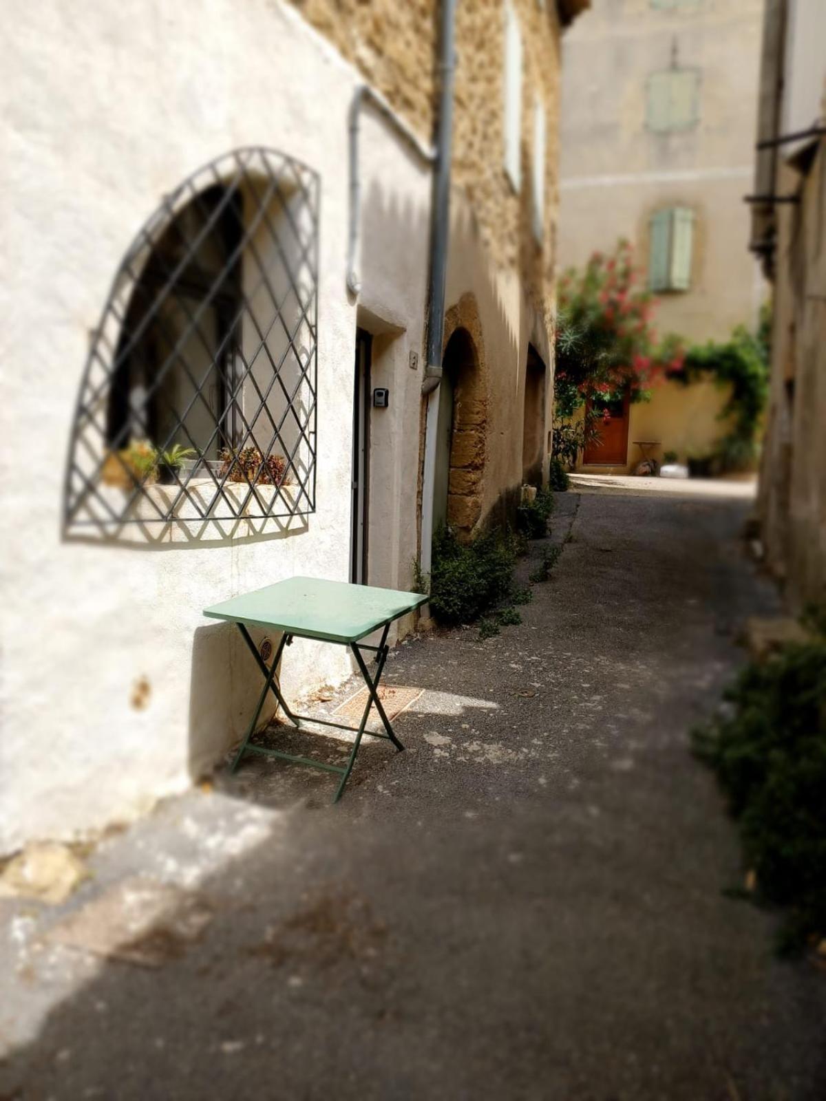Petit Bonheur Apartment Lauris Exterior photo