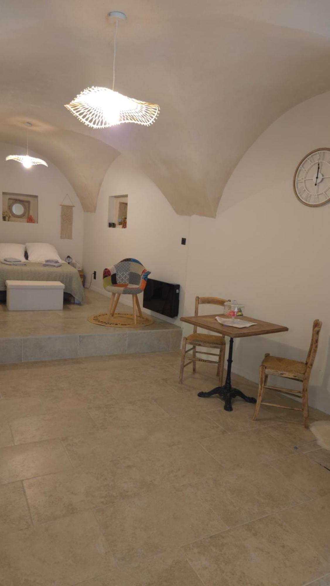 Petit Bonheur Apartment Lauris Exterior photo